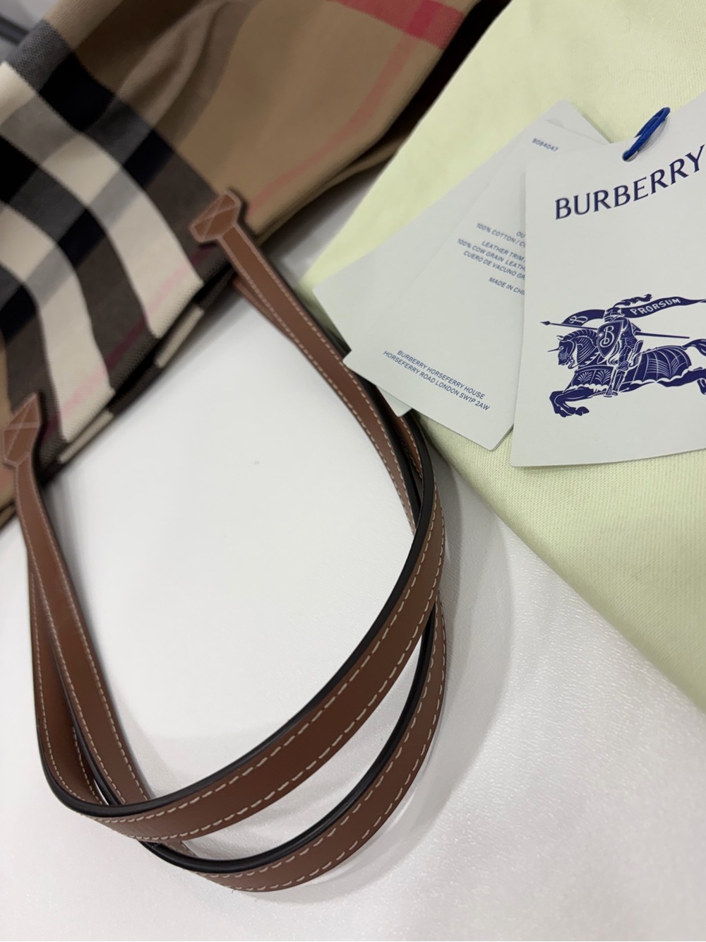 The Burberry London Checkered Tote Bag Medium Taupe Brown - Picture 5 of 10